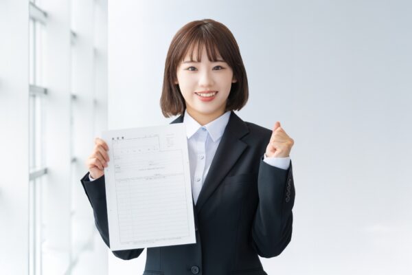 履歴書は職歴欄が勝負！アルバイトや短期転職歴の正しい書き方ガイド イメージ